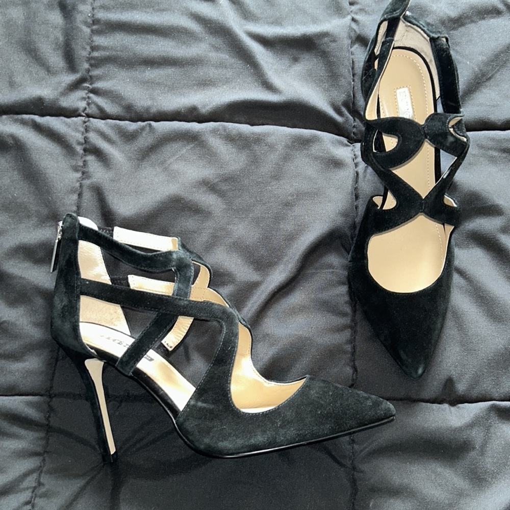 Velvet BCBG heels - Picture 3 of 3